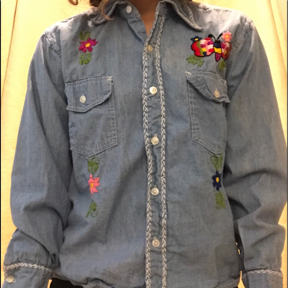 Super cute embroidered button up